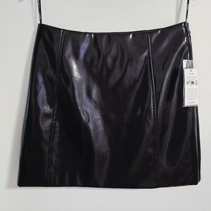 GUESS GLOSS PATENT LEATHER Jet Black Mini Skirt Size M